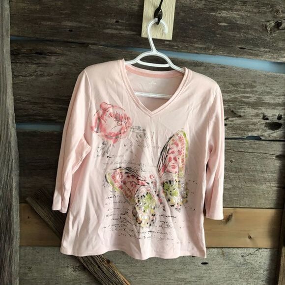 ALIA Petite size Med pale pink with shoulder pads and butterfly design - Picture 1 of 5